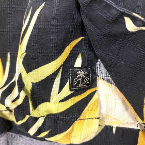 Tommy Bahama Mens XXL Floral 100% Silk Short Sleeve Hawaiian Shirt Black Yellow - Picture 3 of 7